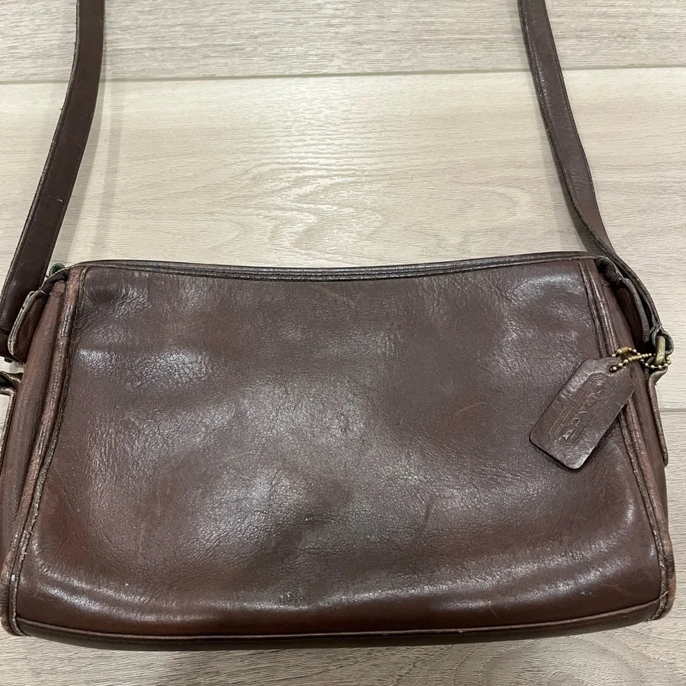 VINTAGE Coach Taylor Zip Crossbody Bag Leather 9944 MADE IN USA